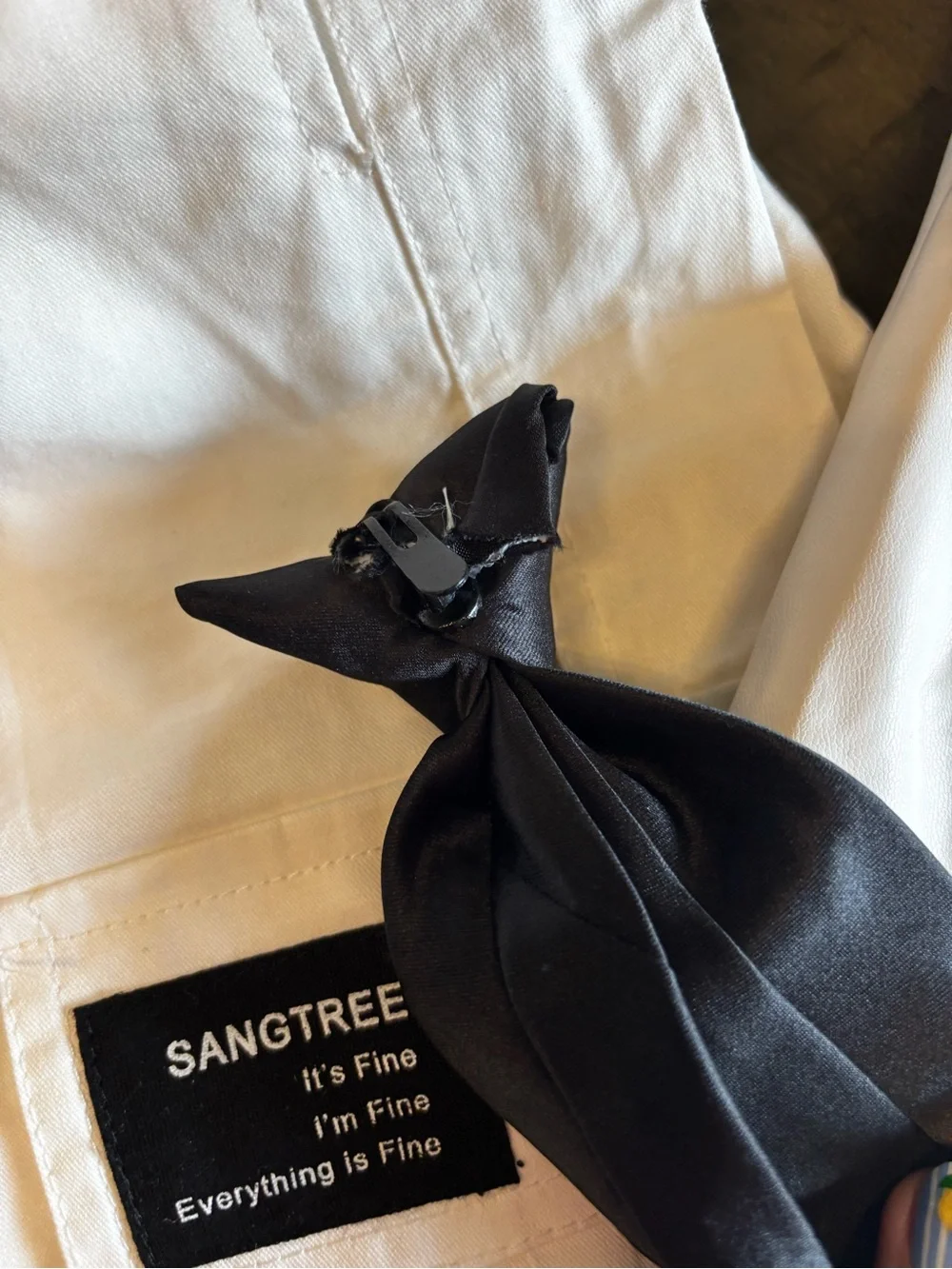White Two-Piece hop setSet with Black Tie Accent